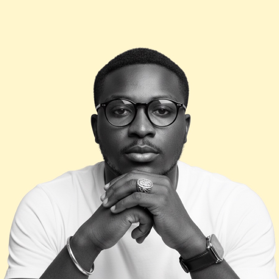 Tomiwa Ola, graphic designer